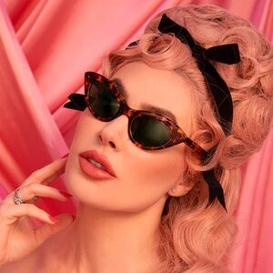 CAT EYE SUNGLASSES IN TORTOISE SHELL - VIXEN BY MICHELINE PITT